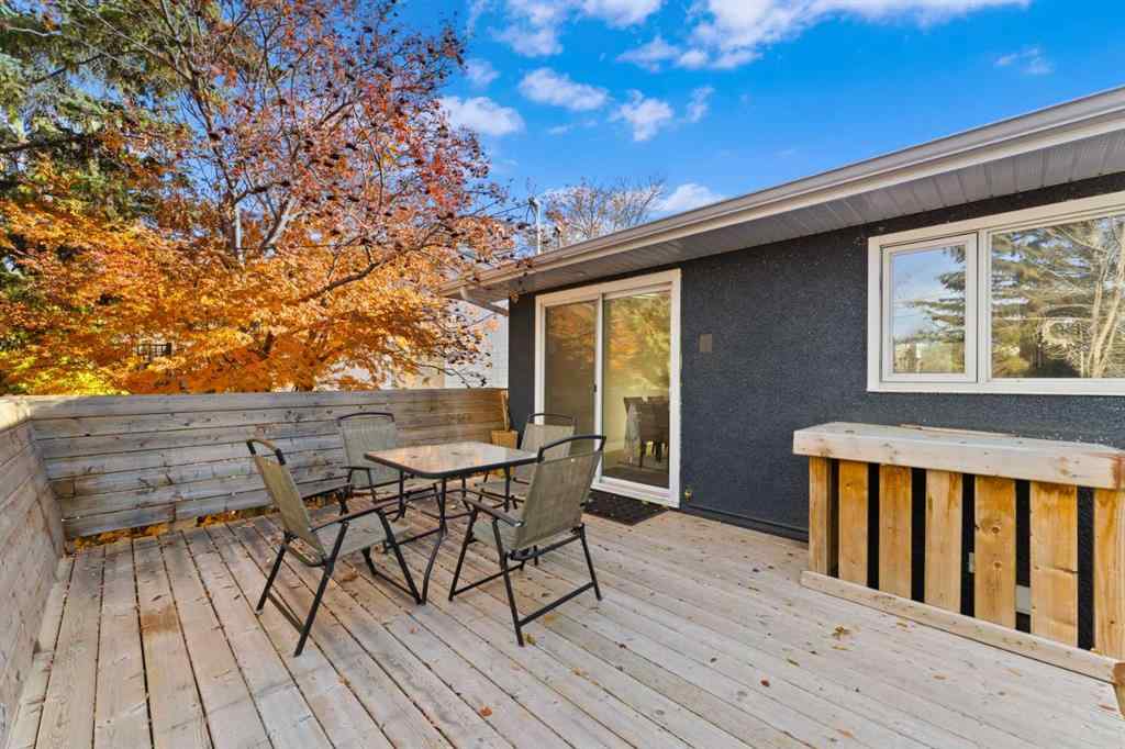 MLS® A2267116 - 3832 40 Avenue NW in Varsity Calgary, Residential