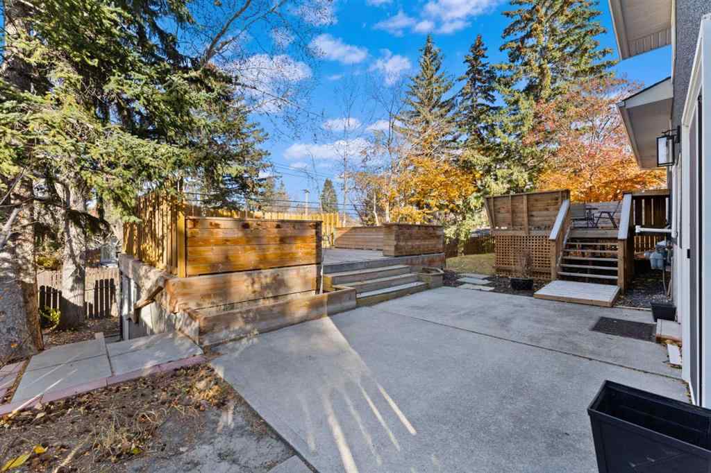 MLS® A2267116 - 3832 40 Avenue NW in Varsity Calgary, Residential
