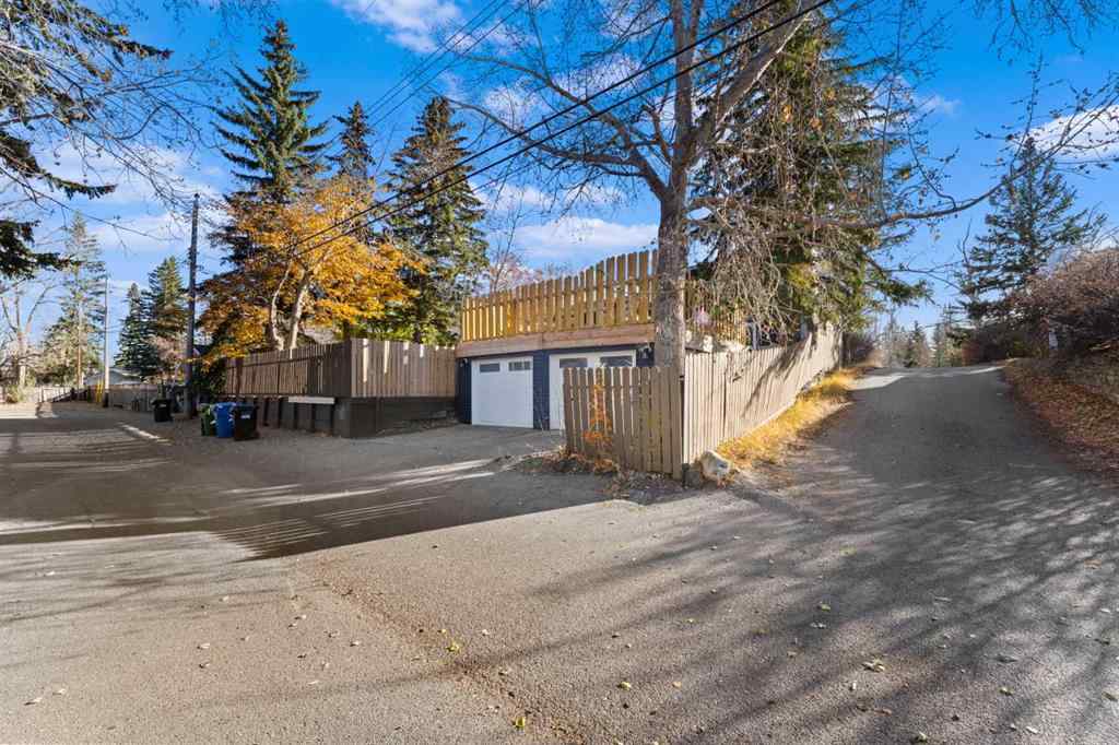 MLS® A2267116 - 3832 40 Avenue NW in Varsity Calgary, Residential