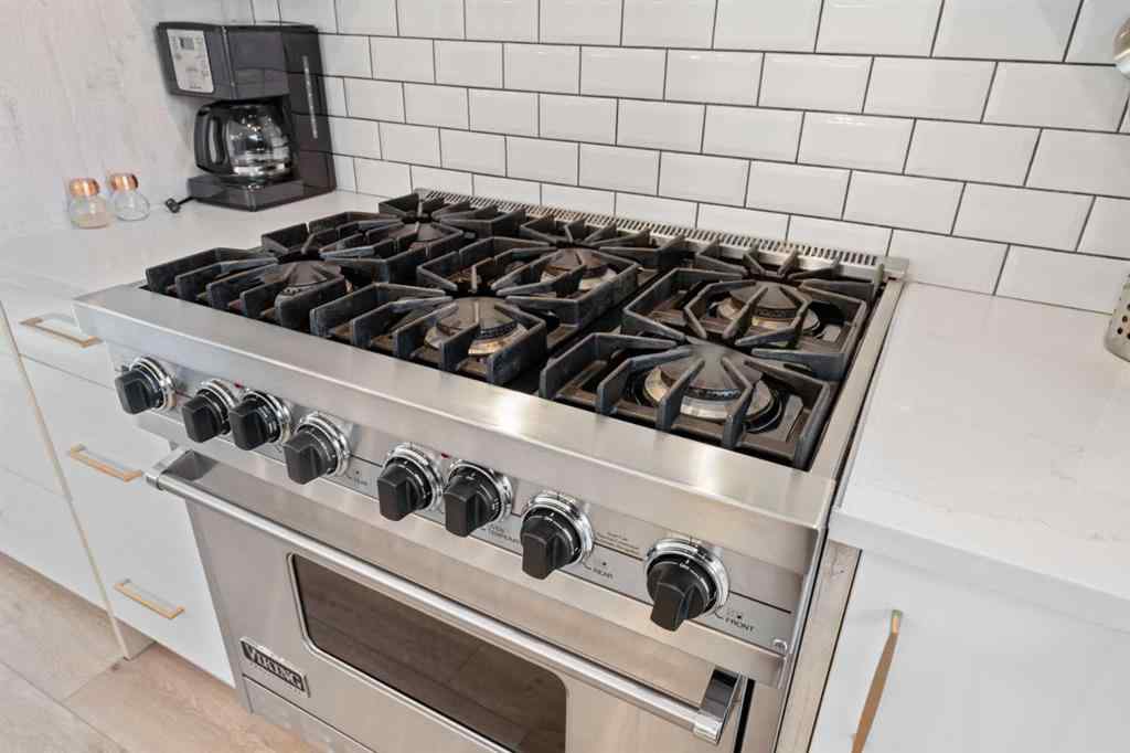 MLS® A2267116 - 3832 40 Avenue NW in Varsity Calgary, Residential