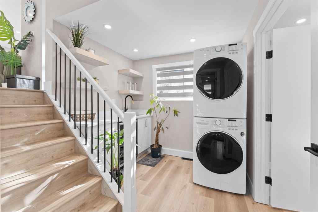 MLS® A2267116 - 3832 40 Avenue NW in Varsity Calgary, Residential