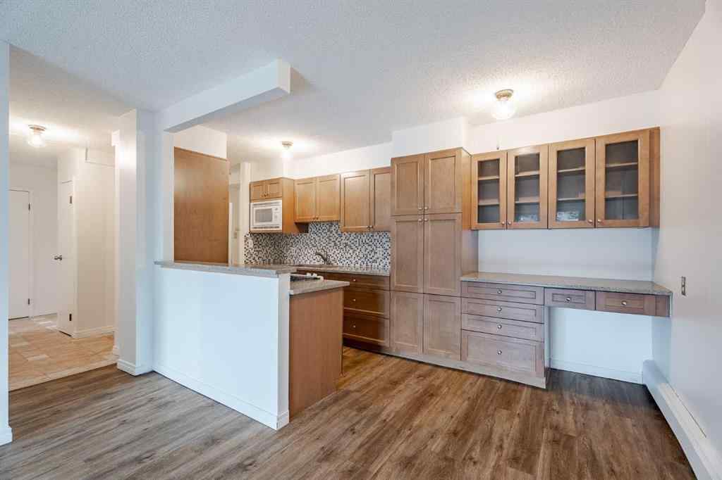 MLS® A2267119 - Unit #301 3420 50 Street NW in Varsity Calgary, Residential