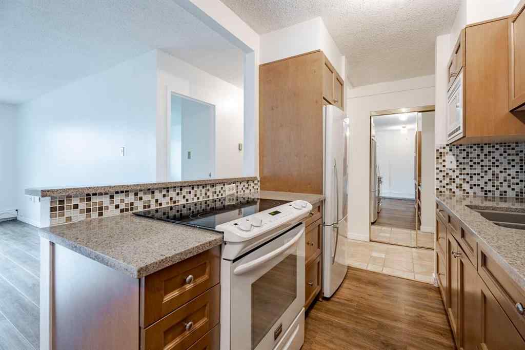 MLS® A2267119 - Unit #301 3420 50 Street NW in Varsity Calgary, Residential