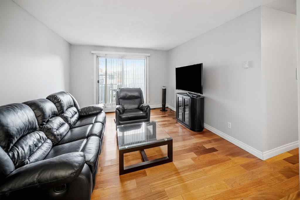 MLS® A2267123 - Unit #203 1719 11 Avenue SW in Sunalta Calgary, Residential
