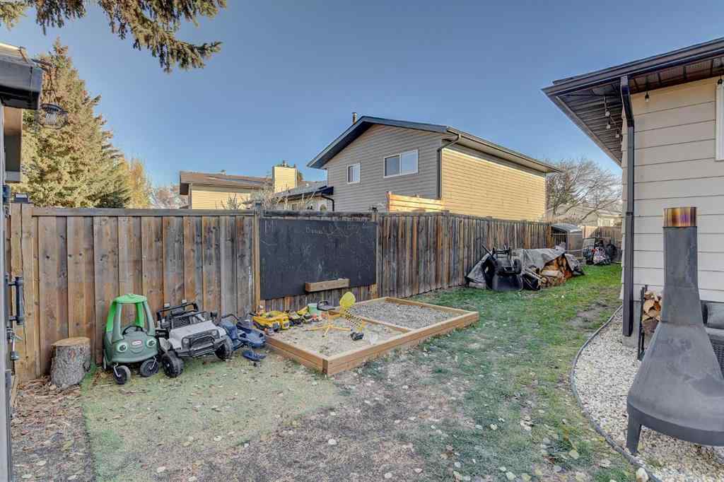 MLS® A2267128 - 6406 94A Street  in Country Club Estates Grande Prairie, Residential