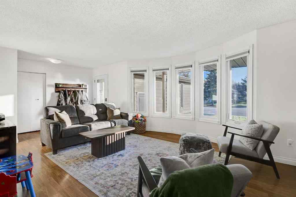 MLS® A2267128 - 6406 94A Street  in Country Club Estates Grande Prairie, Residential