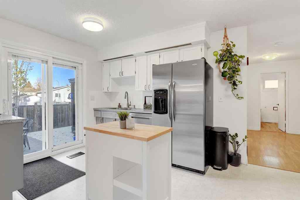 MLS® A2267128 - 6406 94A Street  in Country Club Estates Grande Prairie, Residential