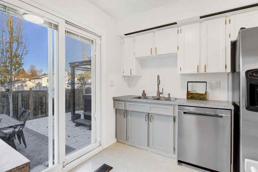 MLS® A2267128 - 6406 94A Street  in Country Club Estates Grande Prairie, Residential