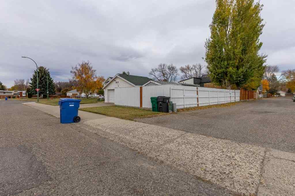 MLS® A2267131 - 315 Dieppe Boulevard S in Glendale Lethbridge, Residential