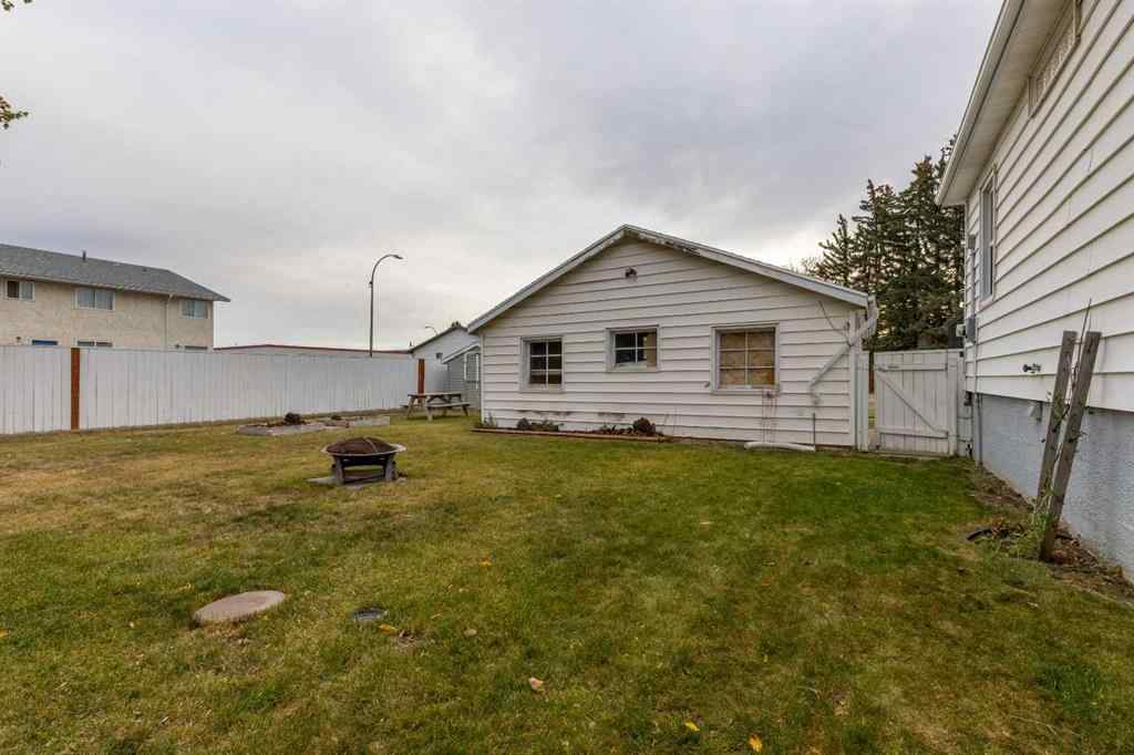 MLS® A2267131 - 315 Dieppe Boulevard S in Glendale Lethbridge, Residential