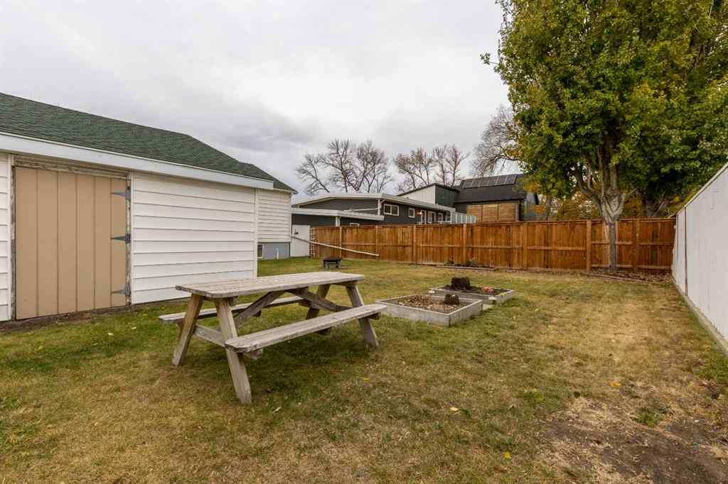 MLS® A2267131 - 315 Dieppe Boulevard S in Glendale Lethbridge, Residential