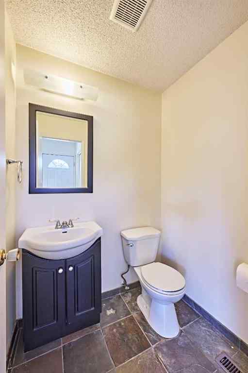 MLS® A2267132 - 16 Shawmeadows Crescent SW in Shawnessy Calgary, Residential