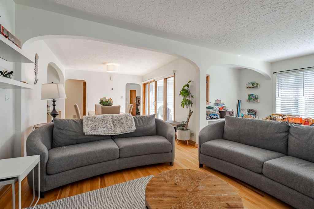 MLS® A2267138 - 414 7 Avenue NW in Sunnyside Calgary, Residential