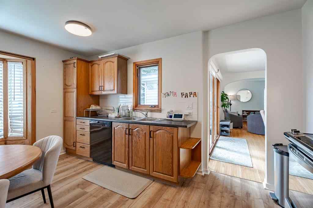 MLS® A2267138 - 414 7 Avenue NW in Sunnyside Calgary, Residential