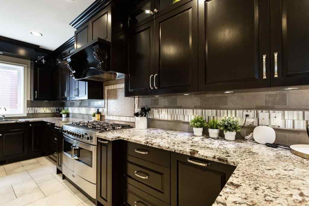 MLS® A2267139 - 5323 48 Street  in Madison Park Innisfail, Residential