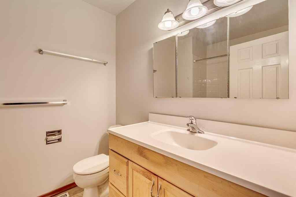 MLS® A2267141 - 522 & 524 27 Avenue NW in Mount Pleasant Calgary, Residential