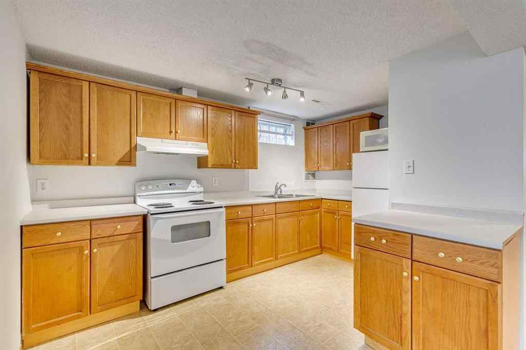 MLS® A2267141 - 522 & 524 27 Avenue NW in Mount Pleasant Calgary, Residential