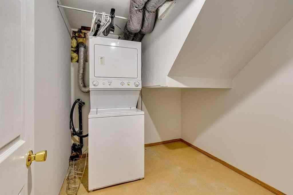 MLS® A2267141 - 522 & 524 27 Avenue NW in Mount Pleasant Calgary, Residential