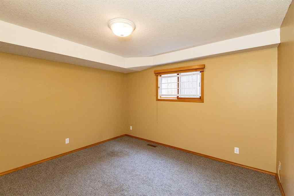 MLS® A2267145 - 4828 44 Street  in Central Innisfail Innisfail, Residential