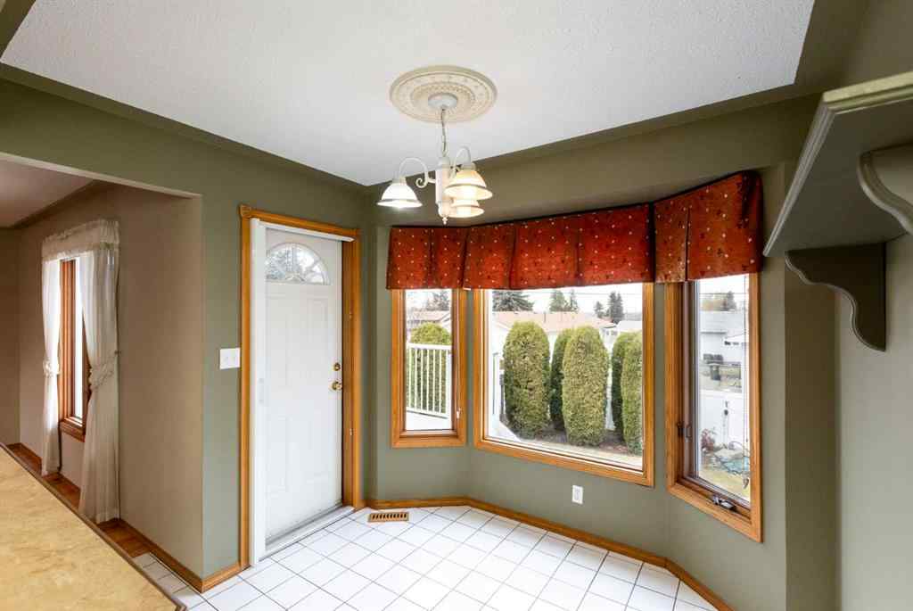 MLS® A2267145 - 4828 44 Street  in Central Innisfail Innisfail, Residential