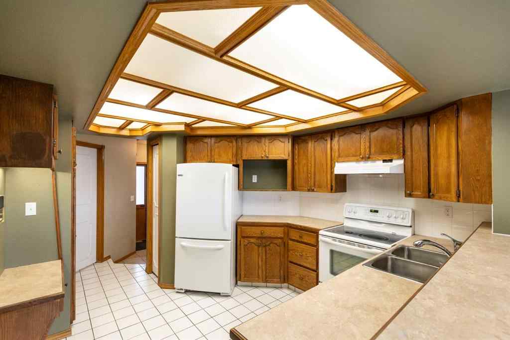 MLS® A2267145 - 4828 44 Street  in Central Innisfail Innisfail, Residential