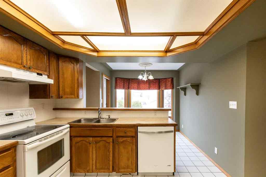 MLS® A2267145 - 4828 44 Street  in Central Innisfail Innisfail, Residential