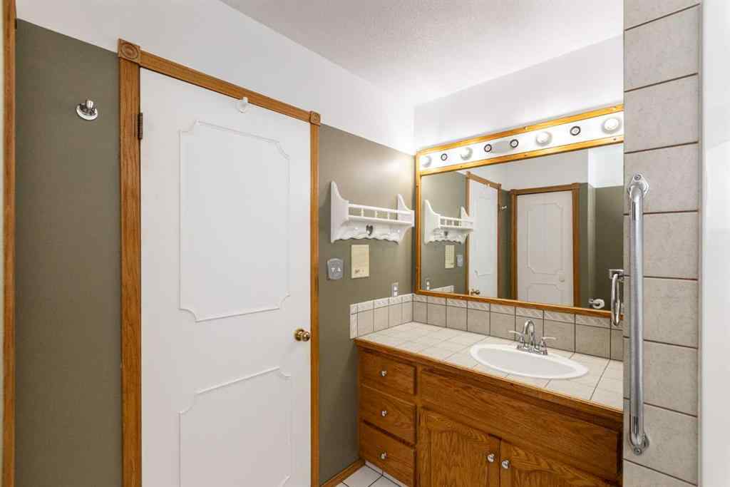 MLS® A2267145 - 4828 44 Street  in Central Innisfail Innisfail, Residential