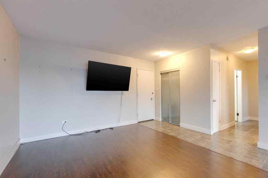 MLS® A2267146 - Unit #402 1027 Cameron Avenue SW in Lower Mount Royal Calgary, Residential