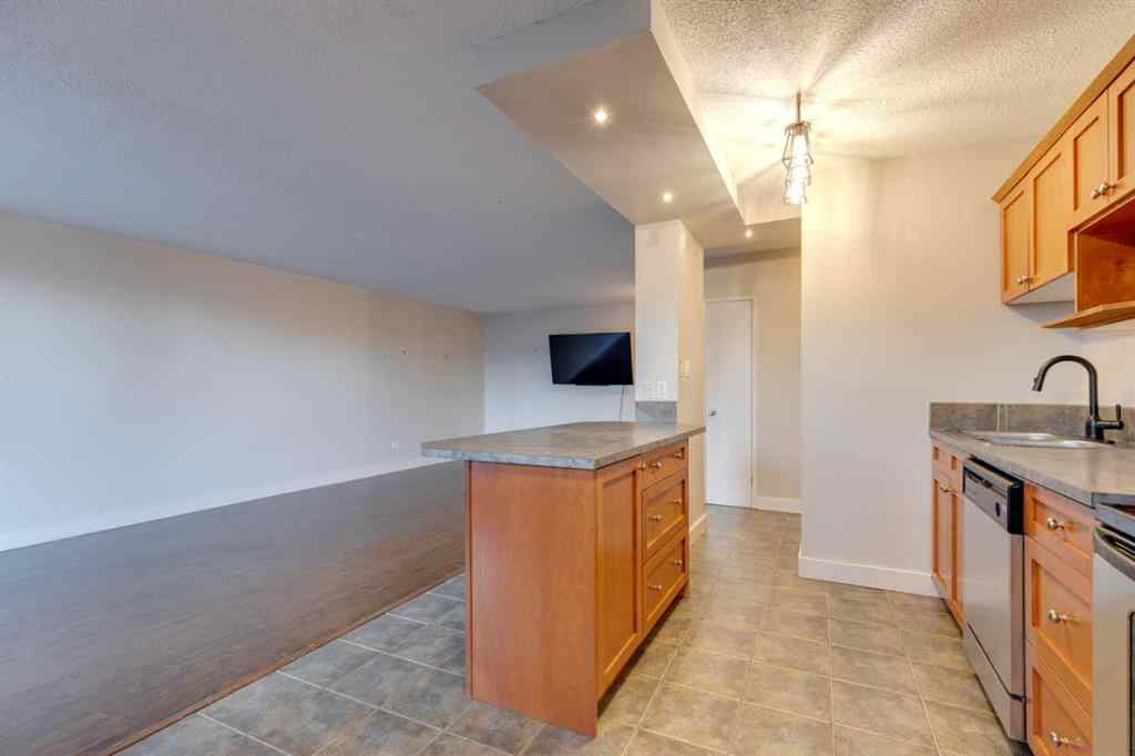MLS® A2267146 - Unit #402 1027 Cameron Avenue SW in Lower Mount Royal Calgary, Residential