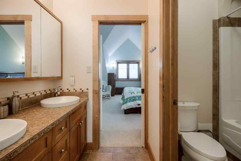 MLS® A2267147 - 210 Sandstone Place S in Southridge Lethbridge, Residential