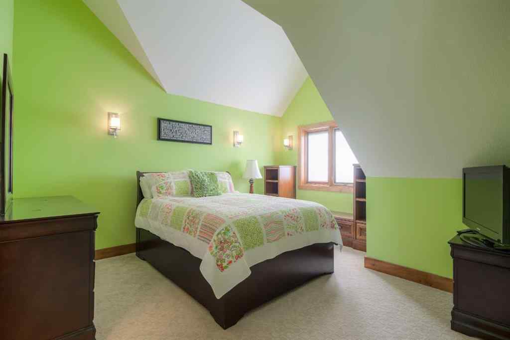 MLS® A2267147 - 210 Sandstone Place S in Southridge Lethbridge, Residential