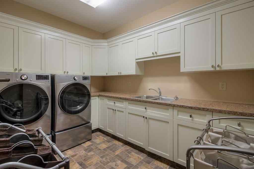 MLS® A2267147 - 210 Sandstone Place S in Southridge Lethbridge, Residential