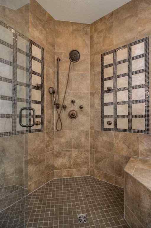 MLS® A2267147 - 210 Sandstone Place S in Southridge Lethbridge, Residential