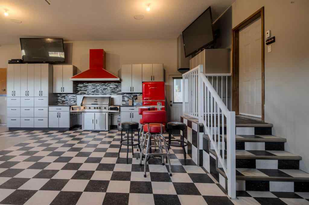 MLS® A2267147 - 210 Sandstone Place S in Southridge Lethbridge, Residential