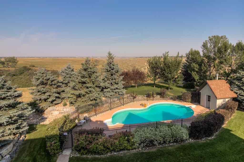 MLS® A2267147 - 210 Sandstone Place S in Southridge Lethbridge, Residential