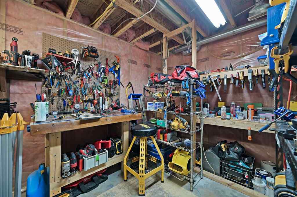 MLS® A2267148 - 41 Strathridge Crescent SW in Strathcona Park Calgary, Residential