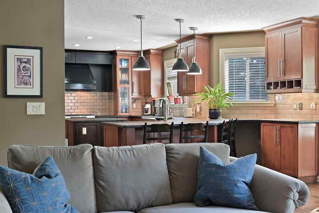 MLS® A2267148 - 41 Strathridge Crescent SW in Strathcona Park Calgary, Residential