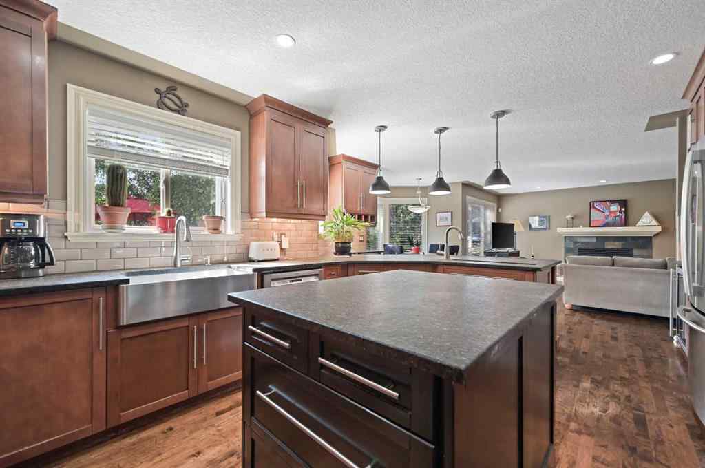 MLS® A2267148 - 41 Strathridge Crescent SW in Strathcona Park Calgary, Residential