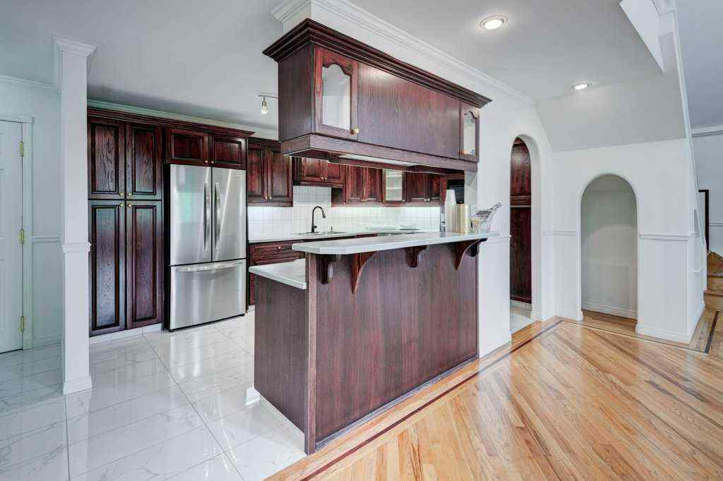 MLS® A2267159 - Unit #301 705 56 Avenue SW in Windsor Park Calgary, Residential