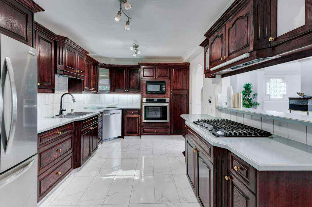 MLS® A2267159 - Unit #301 705 56 Avenue SW in Windsor Park Calgary, Residential