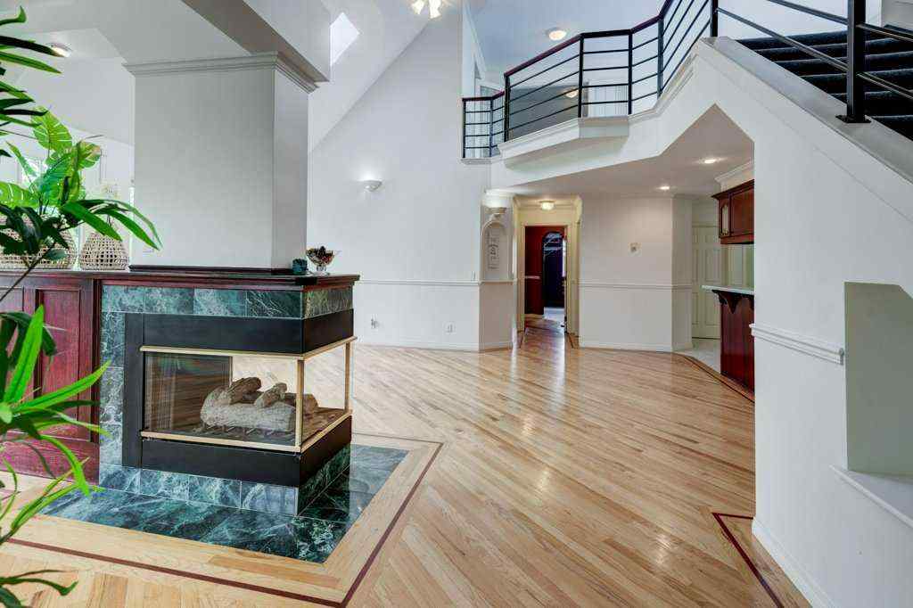 MLS® A2267159 - Unit #301 705 56 Avenue SW in Windsor Park Calgary, Residential