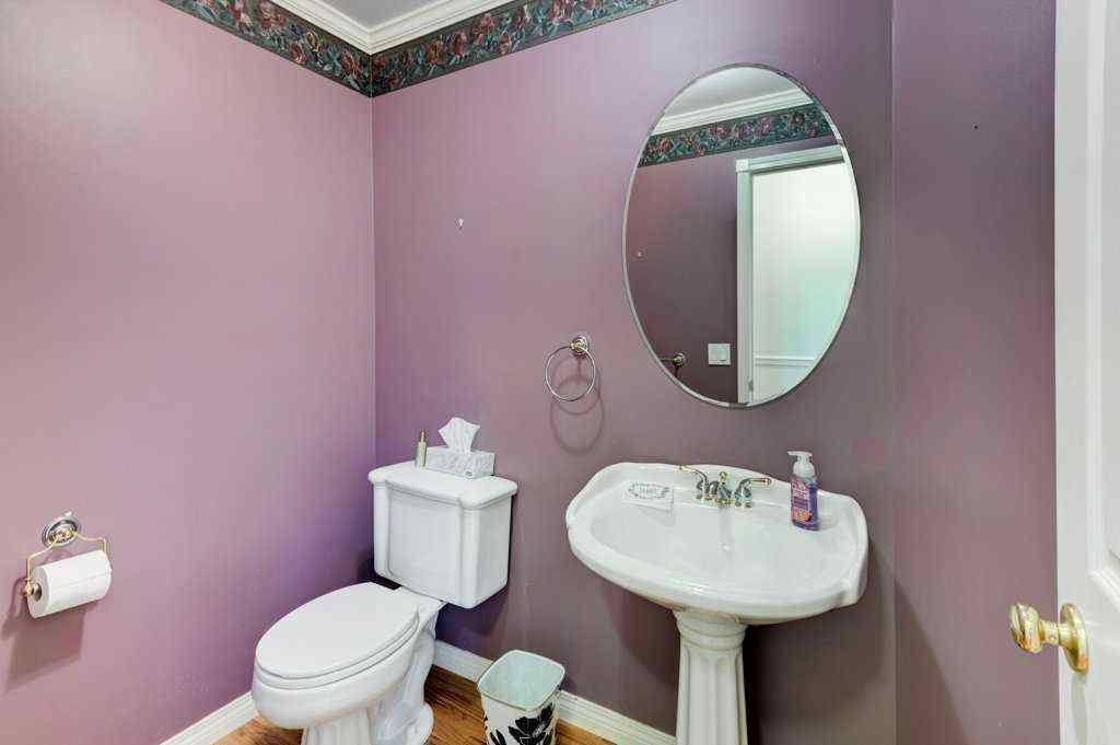 MLS® A2267159 - Unit #301 705 56 Avenue SW in Windsor Park Calgary, Residential