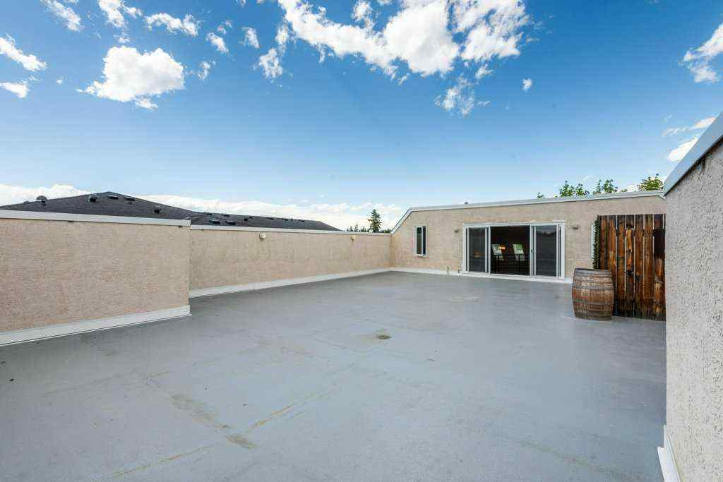 MLS® A2267159 - Unit #301 705 56 Avenue SW in Windsor Park Calgary, Residential