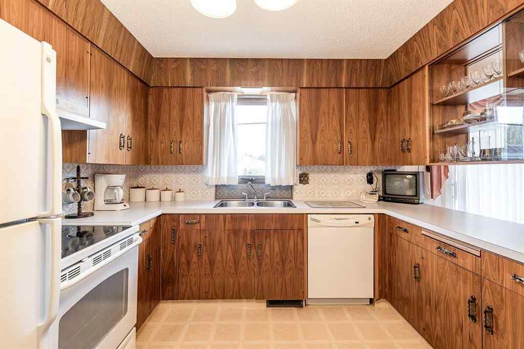 MLS® A2267160 - 2481 12 Avenue SE in Connaught Medicine Hat, Residential