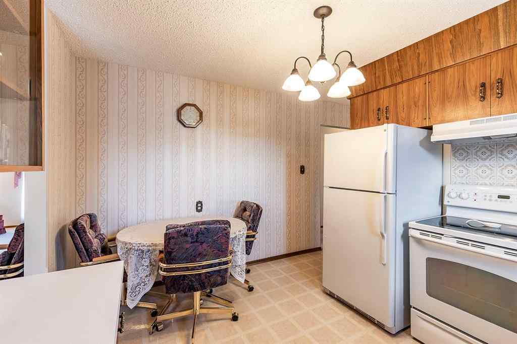 MLS® A2267160 - 2481 12 Avenue SE in Connaught Medicine Hat, Residential