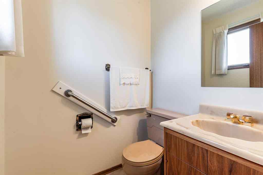 MLS® A2267160 - 2481 12 Avenue SE in Connaught Medicine Hat, Residential