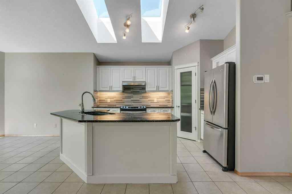 MLS® A2267161 - 106 Thornbird Way SE in Thorburn Airdrie, Residential