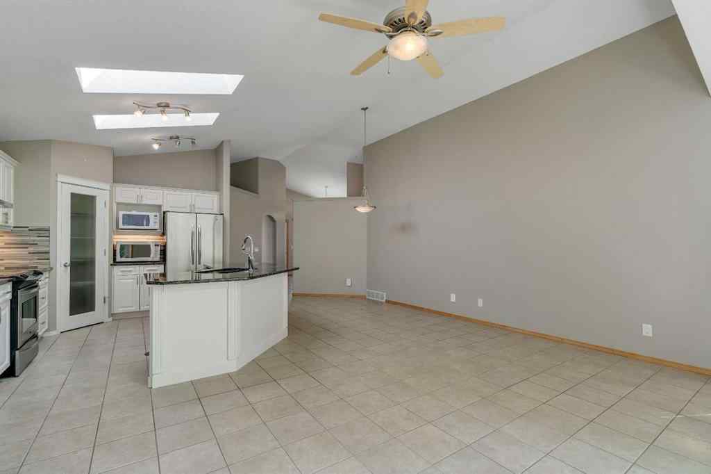 MLS® A2267161 - 106 Thornbird Way SE in Thorburn Airdrie, Residential