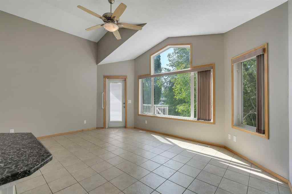 MLS® A2267161 - 106 Thornbird Way SE in Thorburn Airdrie, Residential