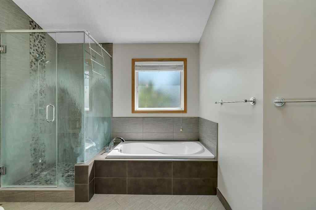 MLS® A2267161 - 106 Thornbird Way SE in Thorburn Airdrie, Residential